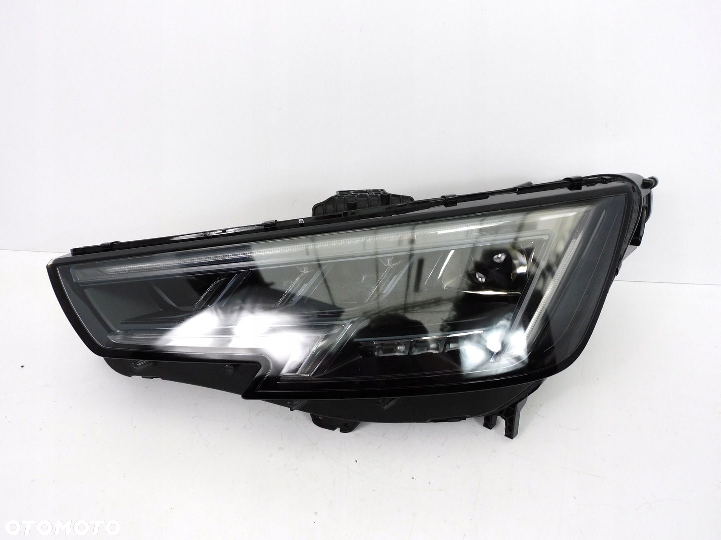 AUDI RS4 A4 8W B9 LAMPA LEWA MATRIX 8W0941035C - 2