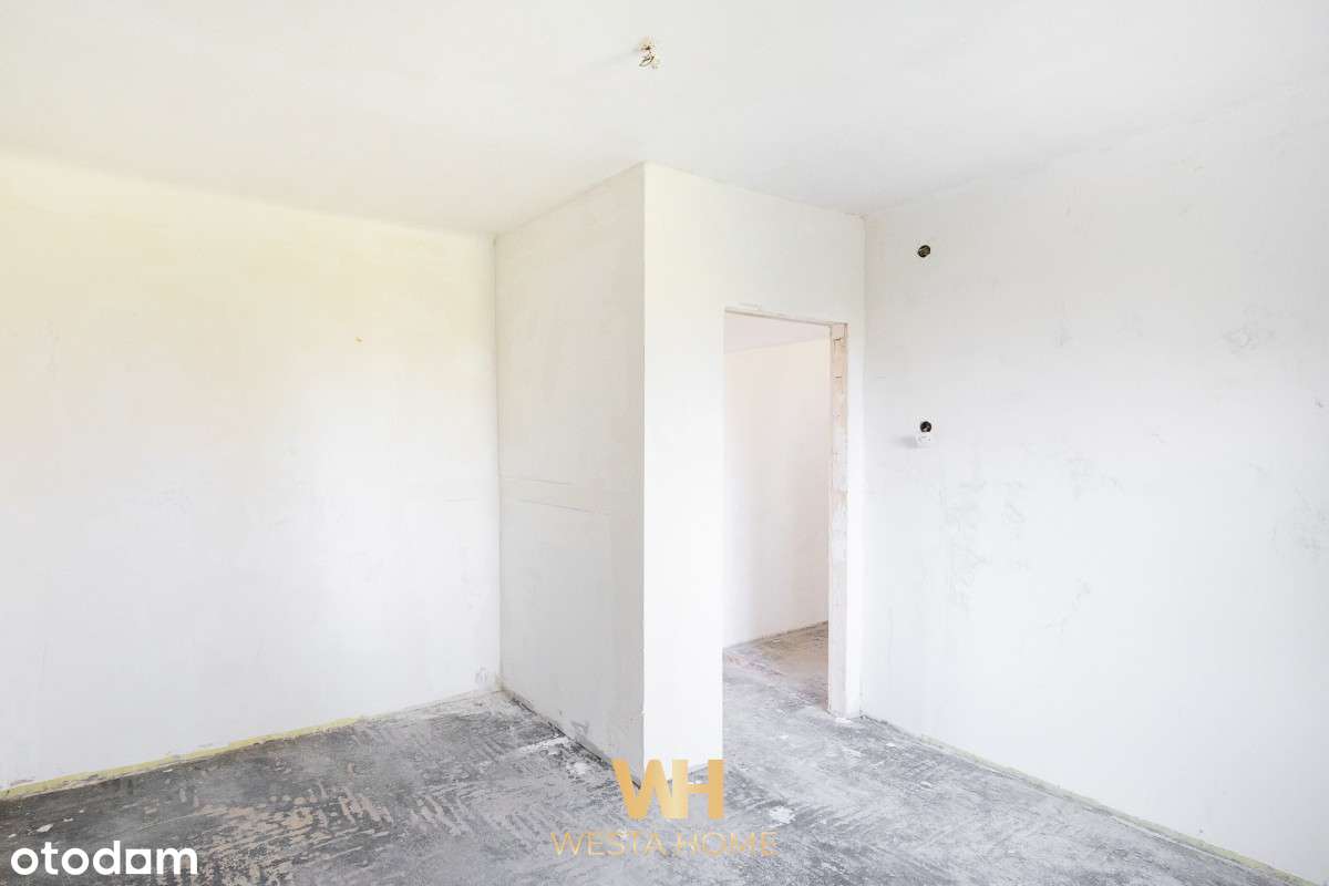 Dom wolnostojący w otoczeniu drzew. Zakroczym.-16