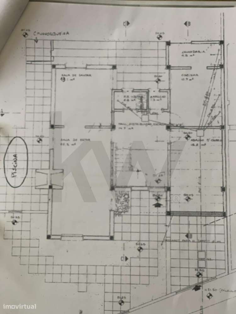 Moradia T4+1 com Piscina Coberta, Jardim e Churrasqueira em Alcoitão,-52