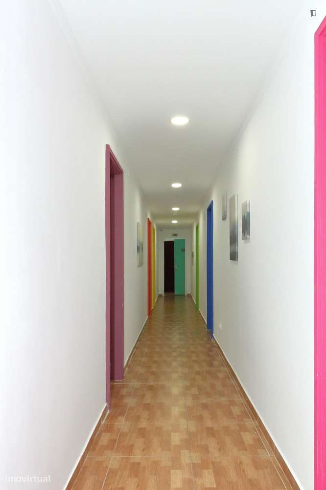 Quarto - localizado em Penha Lisbon - Grande imagem: 5/10