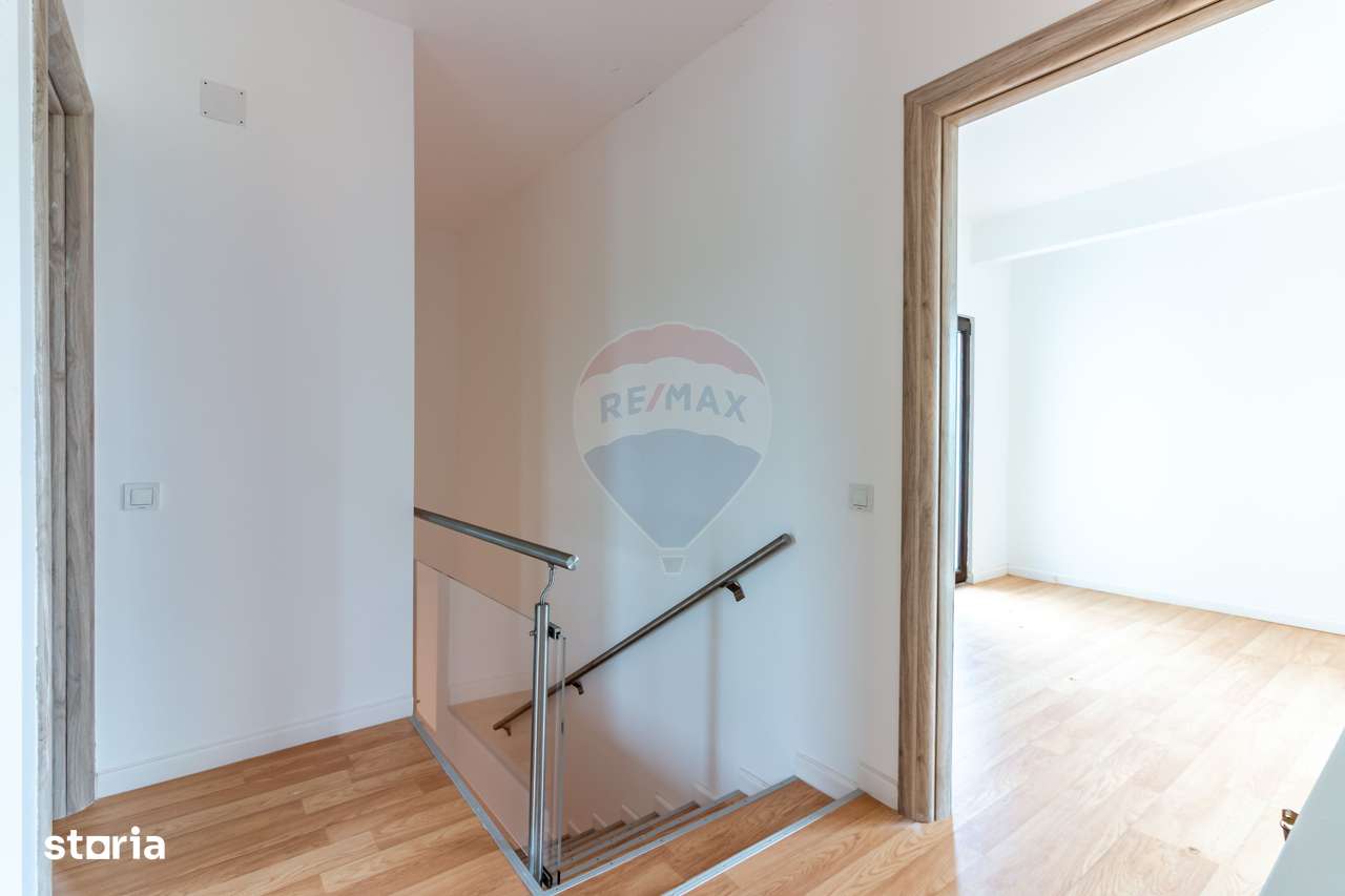 Casă / Vilă cu 5 camere de vânzare Tunari, Dimieni-8