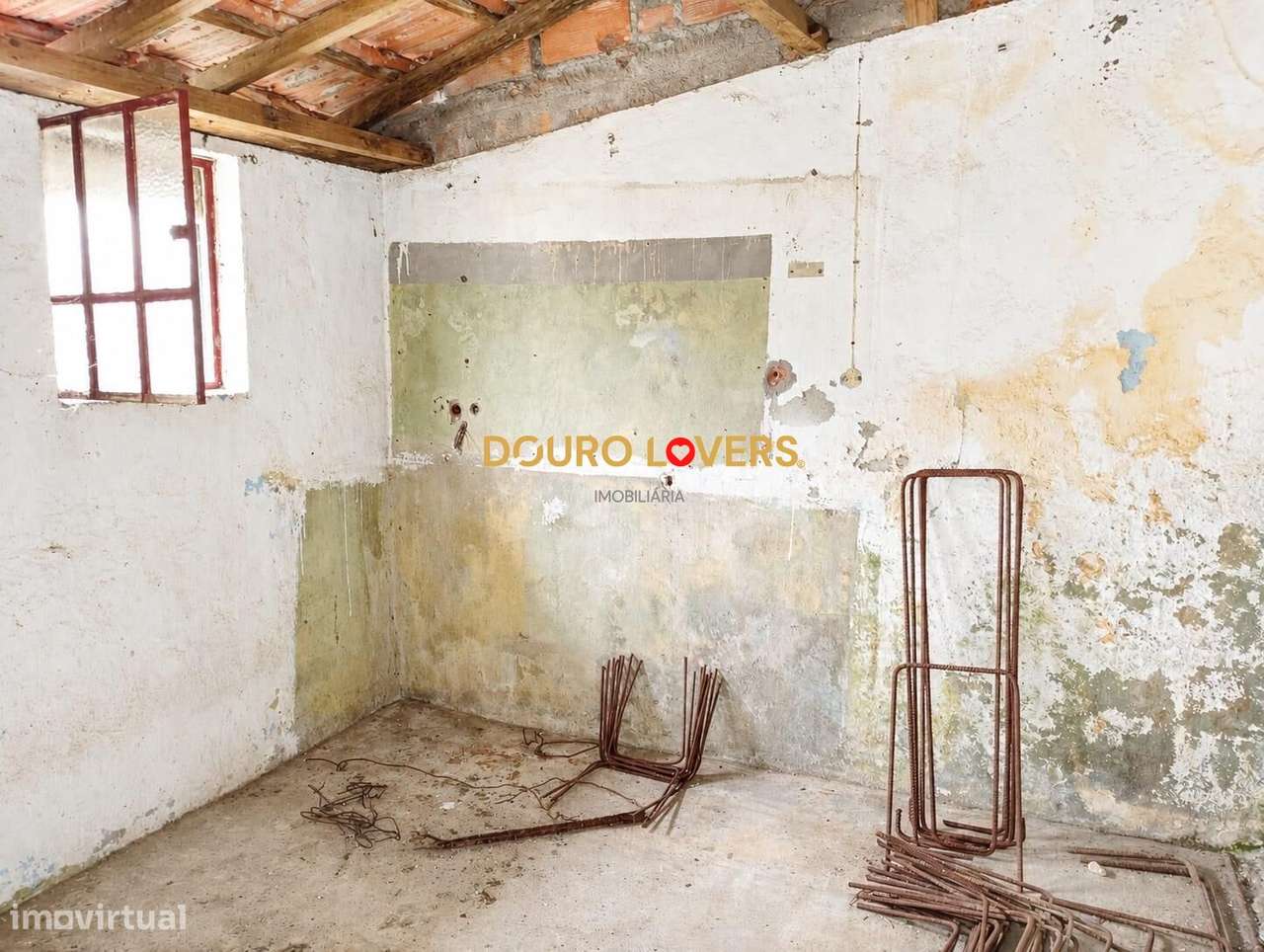 TERRENO COM 978 m2 | POTENCIAL PARA 2 MORADIAS GEMINADAS | GONDOMAR-11