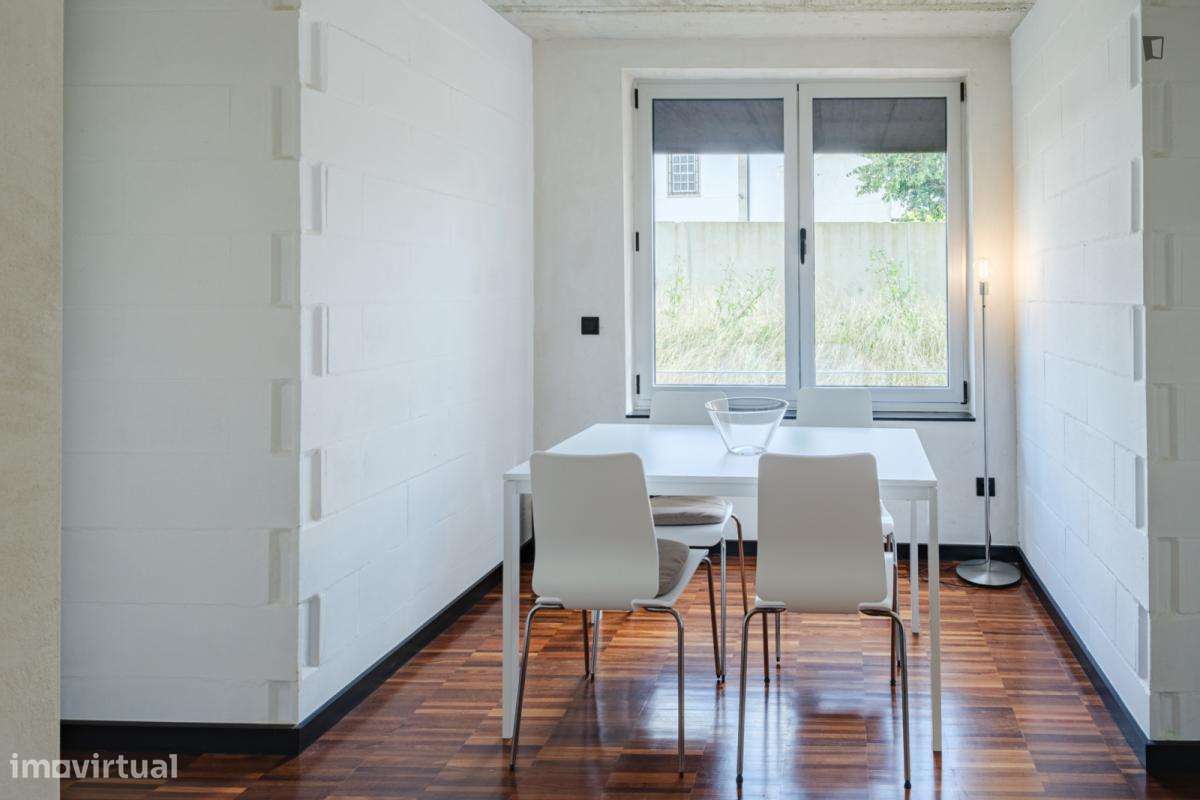 Apartamento com 3 quartos - localizado em Paranhos Porto - Grande imagem: 4/45