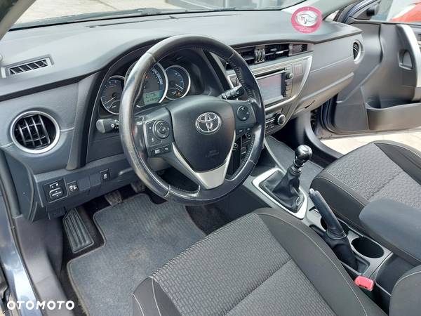 Toyota Auris 2.0 D-4D Edition - 11