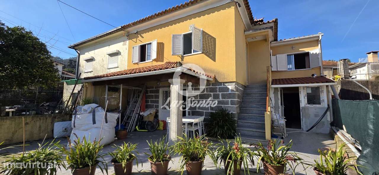 Moradia bifamiliar T3 centro de Famalicão - Grande imagem: 4/19