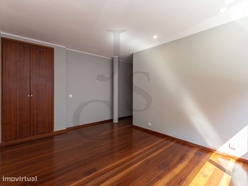 Moradia T4+T2 R/C Independente Gondomar - Possibilidade Permuta-36