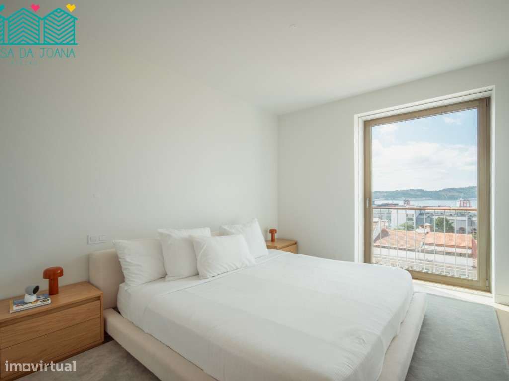 Apartamento T4 com Lugares de Garagem no Centro de Lisboa-26