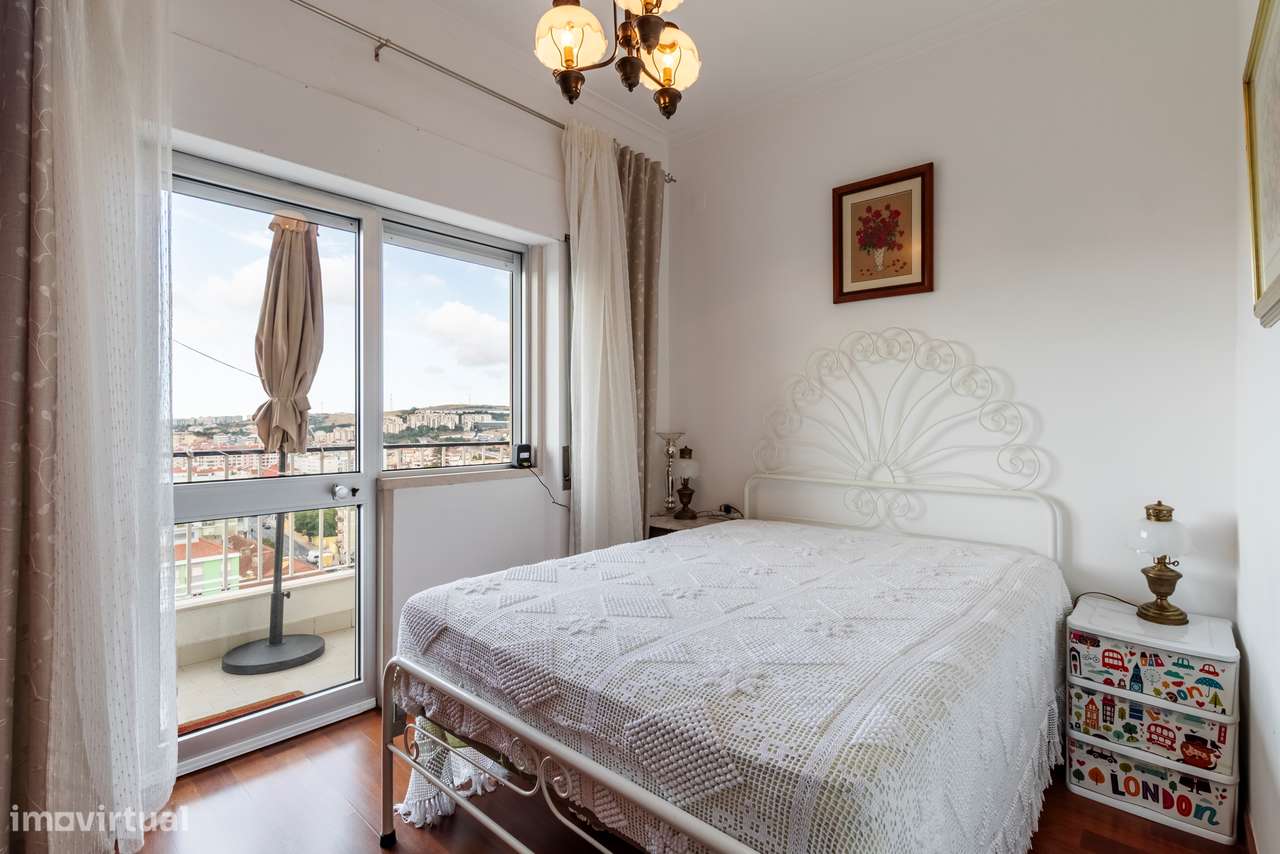 Apartamento T2+1 com Vista Desafogada | Cacém-13
