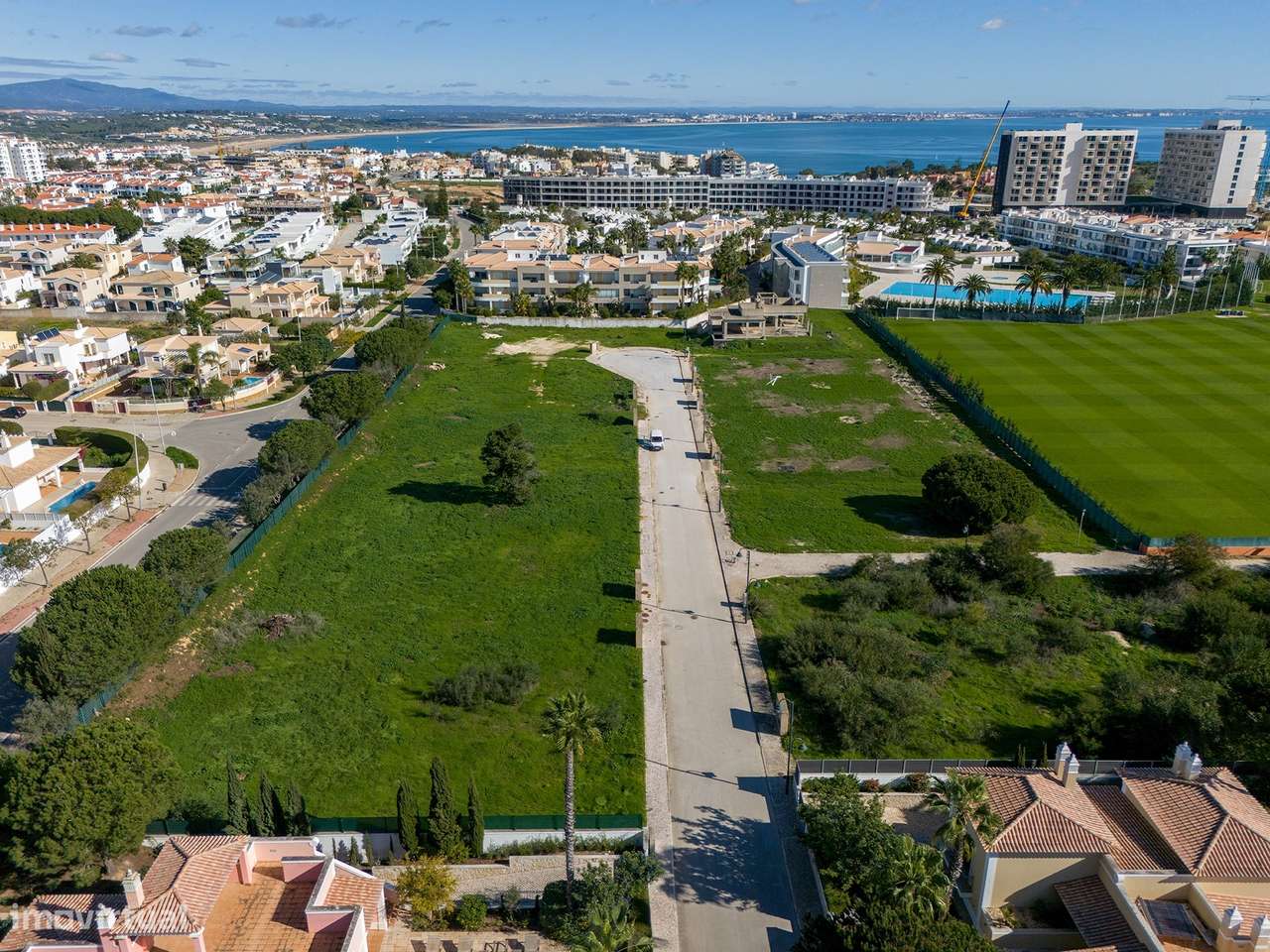 7 LOTES URBANOS PARA CONSTRUÇÃO DE MORADIA EM RESORT DE LUXO NO TOPO D - Grande imagem: 2/11