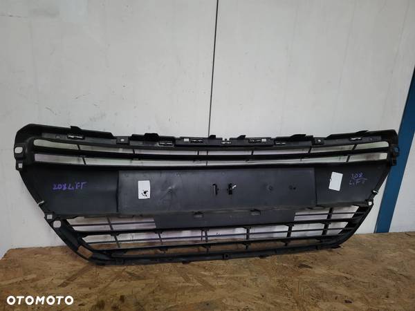 Grill atrapa zderzaka przedniego Peugeot 208 Lift - 8