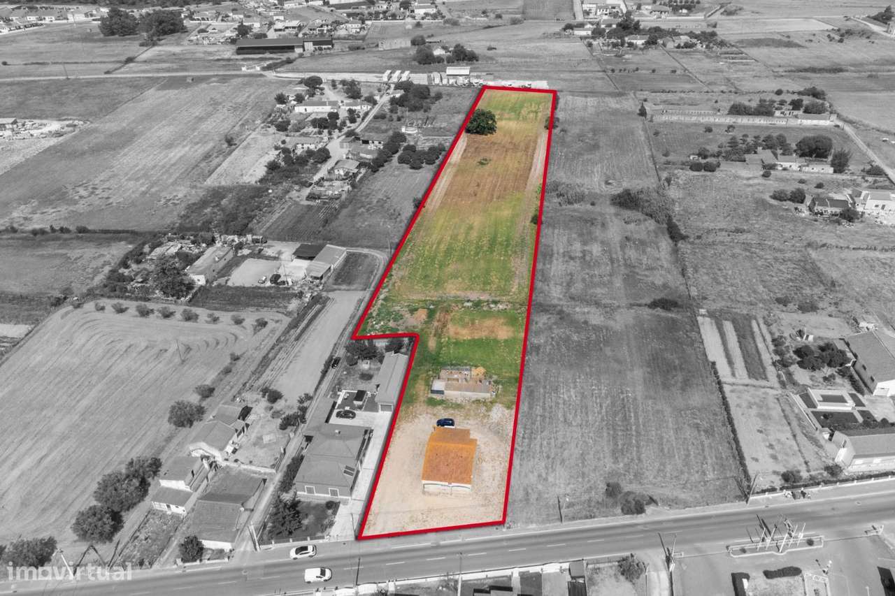 Lote de Terreno com Moradia - Grande imagem: 1/6