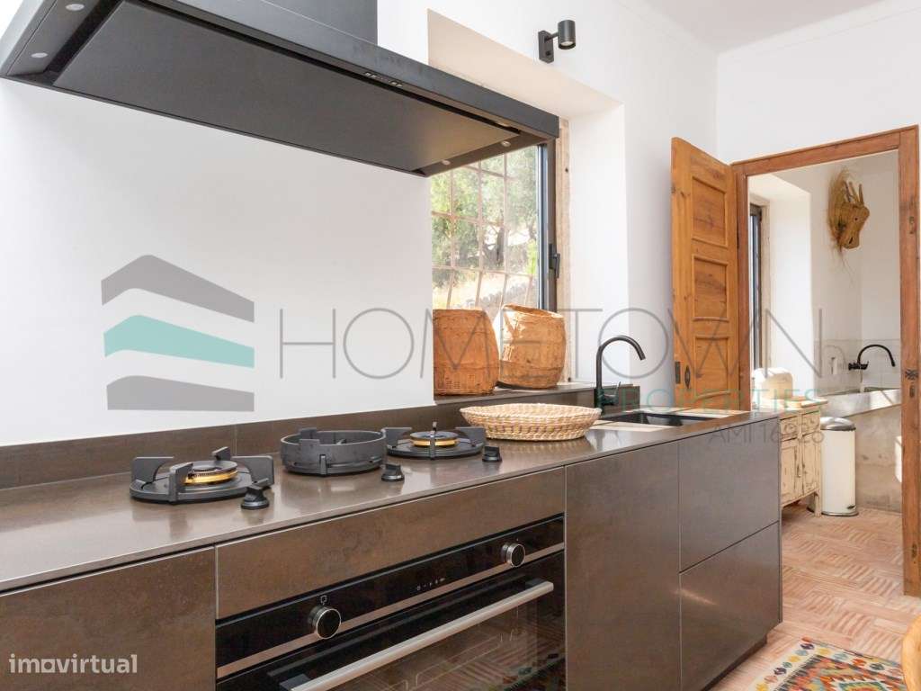 Linda moradia renovada com 4 quartos e piscina - Grande imagem: 4/49