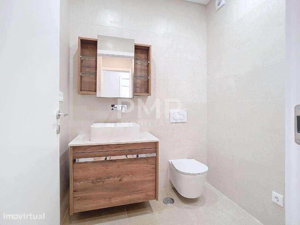 Apartamento T3 totalmente remodelado, para venda  no Lumiar.-7