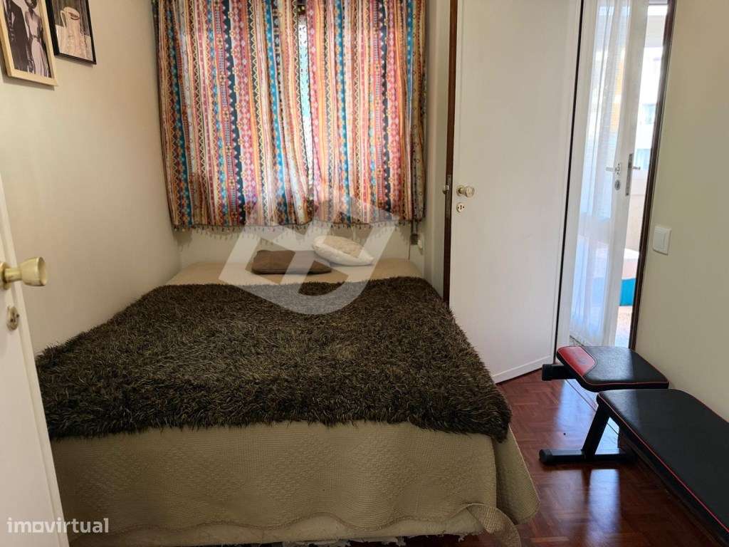 Apartamento T4 c/ Varanda - Av. Lourenço Peixinho-45