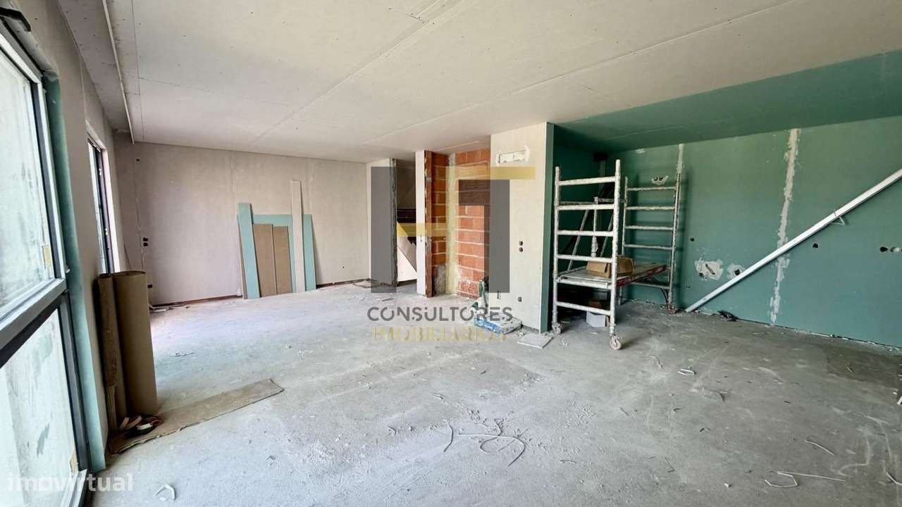 Moradia T3 | Suíte | Logradouro exterior | Varandas | Folgosa – Mai-40