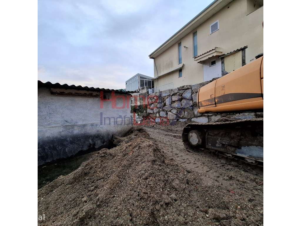 Terreno com 1260 m² em Vilela-18
