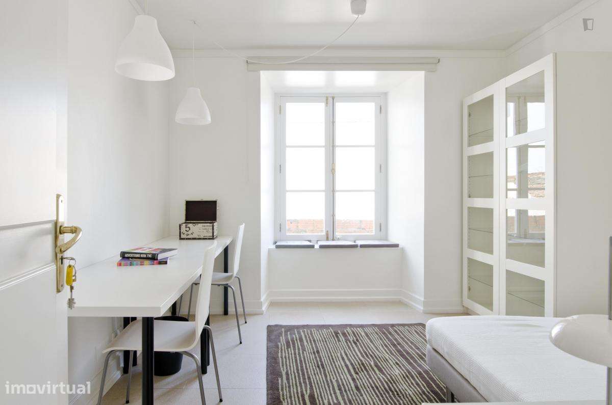 Quarto - localizado em Rossio Lisbon - Grande imagem: 3/8