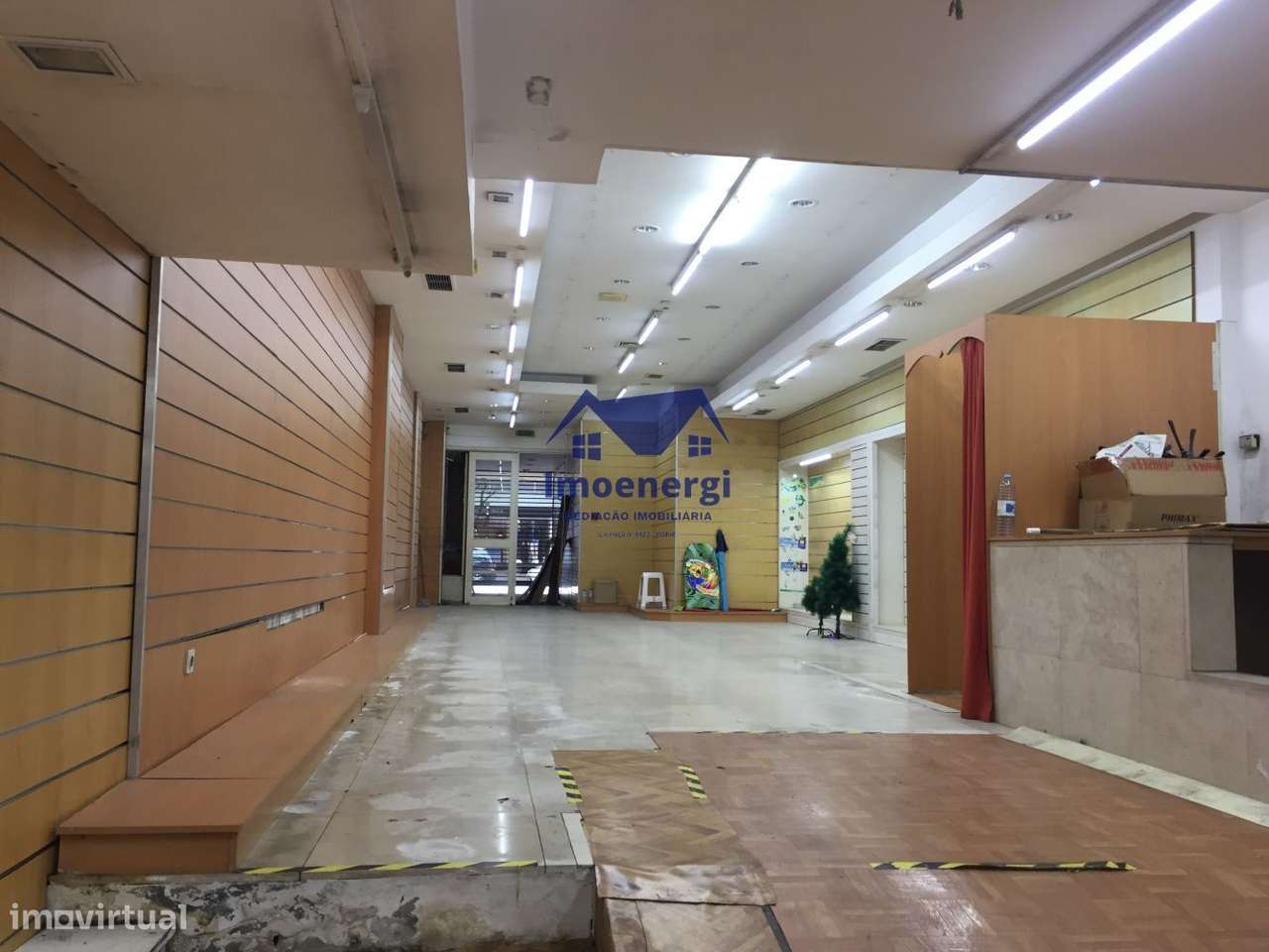 Ótima loja junto à rotunda da Boavista - Porto - Grande imagem: 5/12