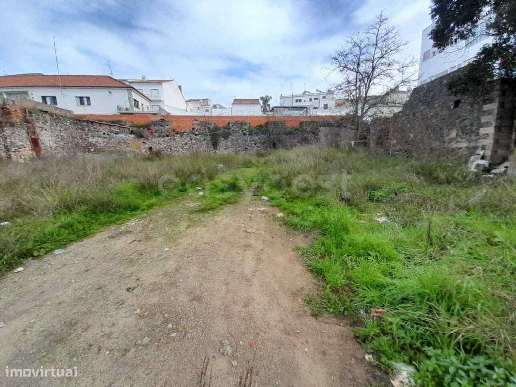 Terreno com uma área total de 1.072,30 m², localizado no coração da... - Grande imagem: 2/12