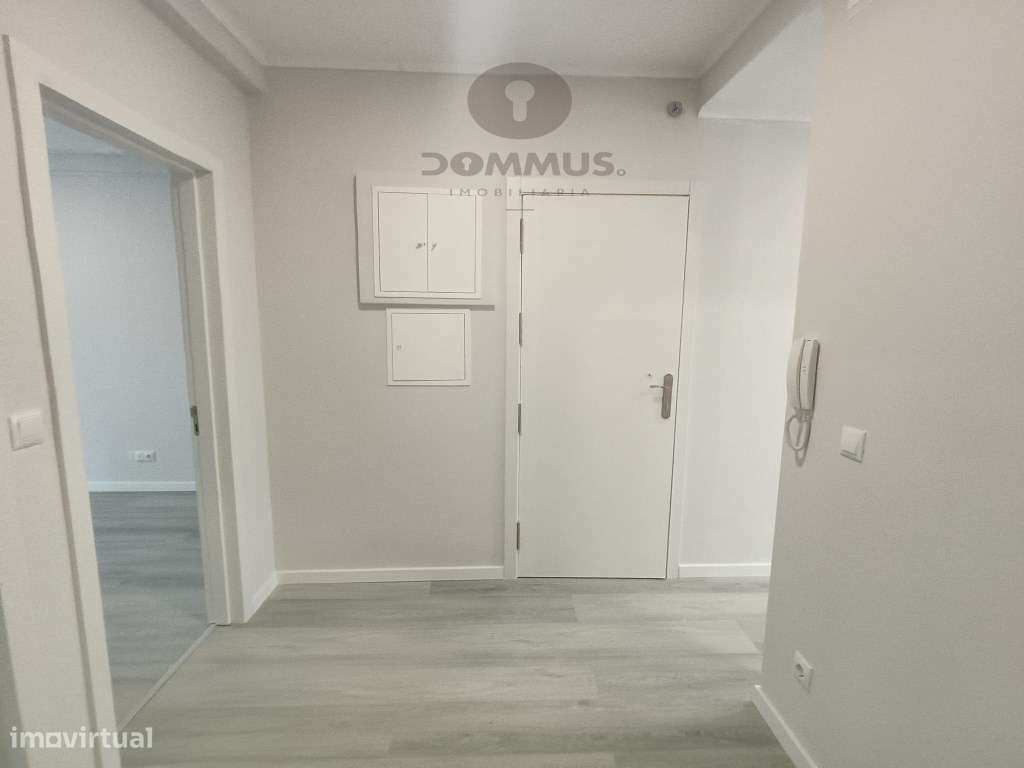 Apartamento T2 na Figueirinha ( Oeiras ) totalmente Remodelado-8