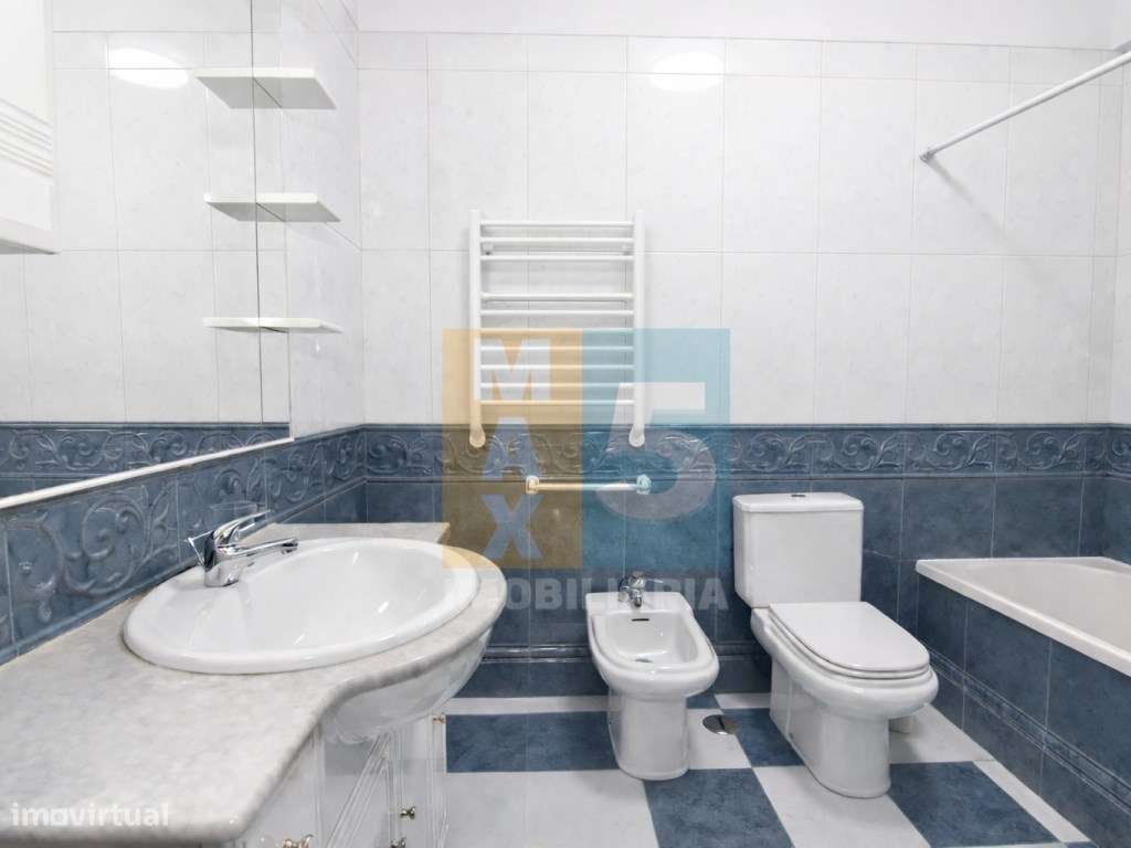 T3 com garagem, varandas e arrecadação - Centro Tomar-25