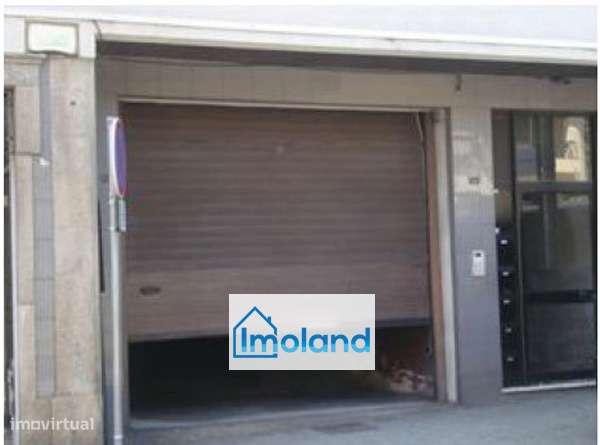 Loja / C/Excelente Montra / Ao Hospital de S. João - Porto - Grande imagem: 5/7