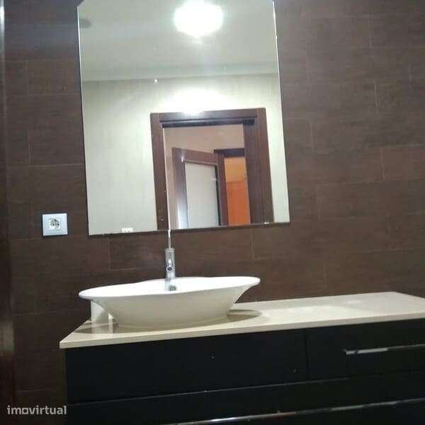 Excelente T2 com garagem! - Grande imagem: 5/28