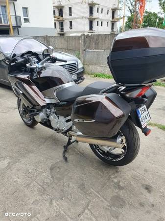 Yamaha FJR - 4