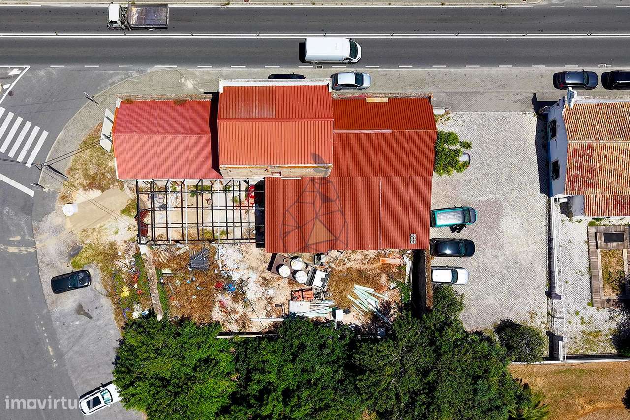 Oportunidade Única Espaço para Projeto de Restauração de Charme em Bol-20