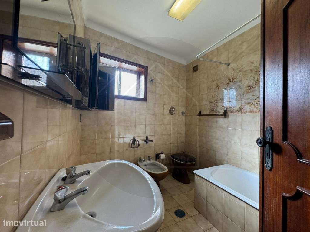 Apartamento T3 com 150m², Varanda e Excelente Exposição Solar - Oli...-10