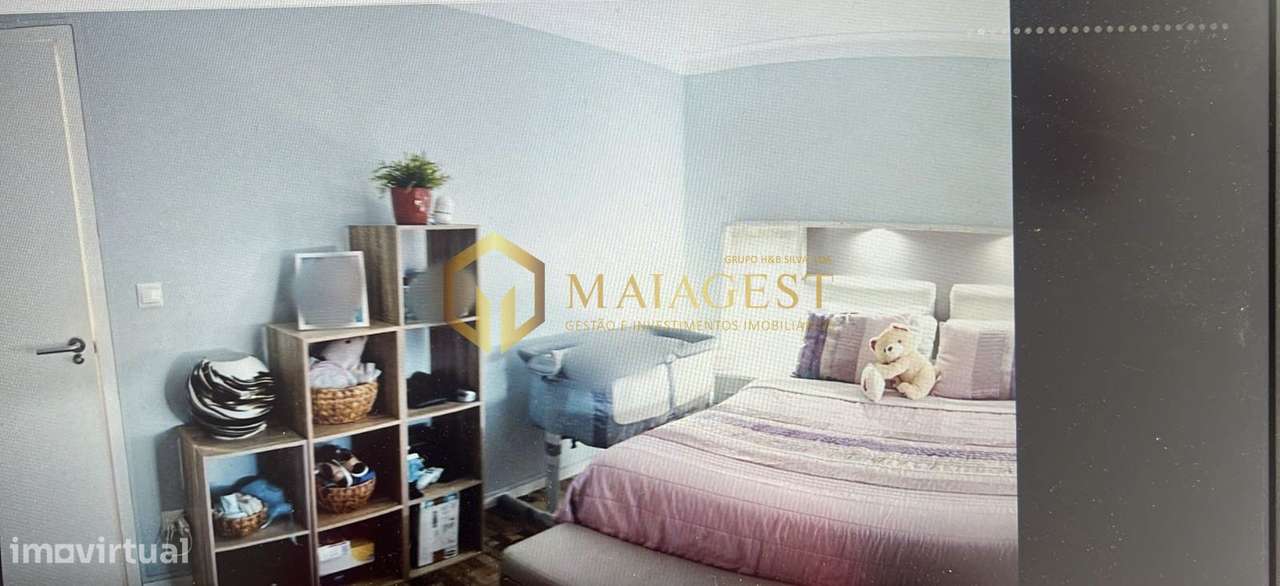 Apartamento T2 com cozinha equipada e varanda em Rio Tinto-17