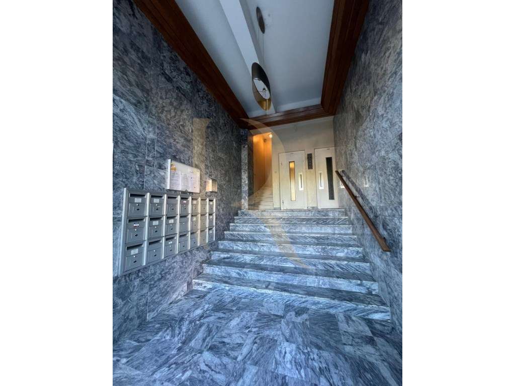 Apartamento T2 com elevador em Benfica - Lisboa - Grande imagem: 4/13