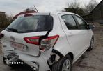 Toyota Yaris 1.0 Premium - 12