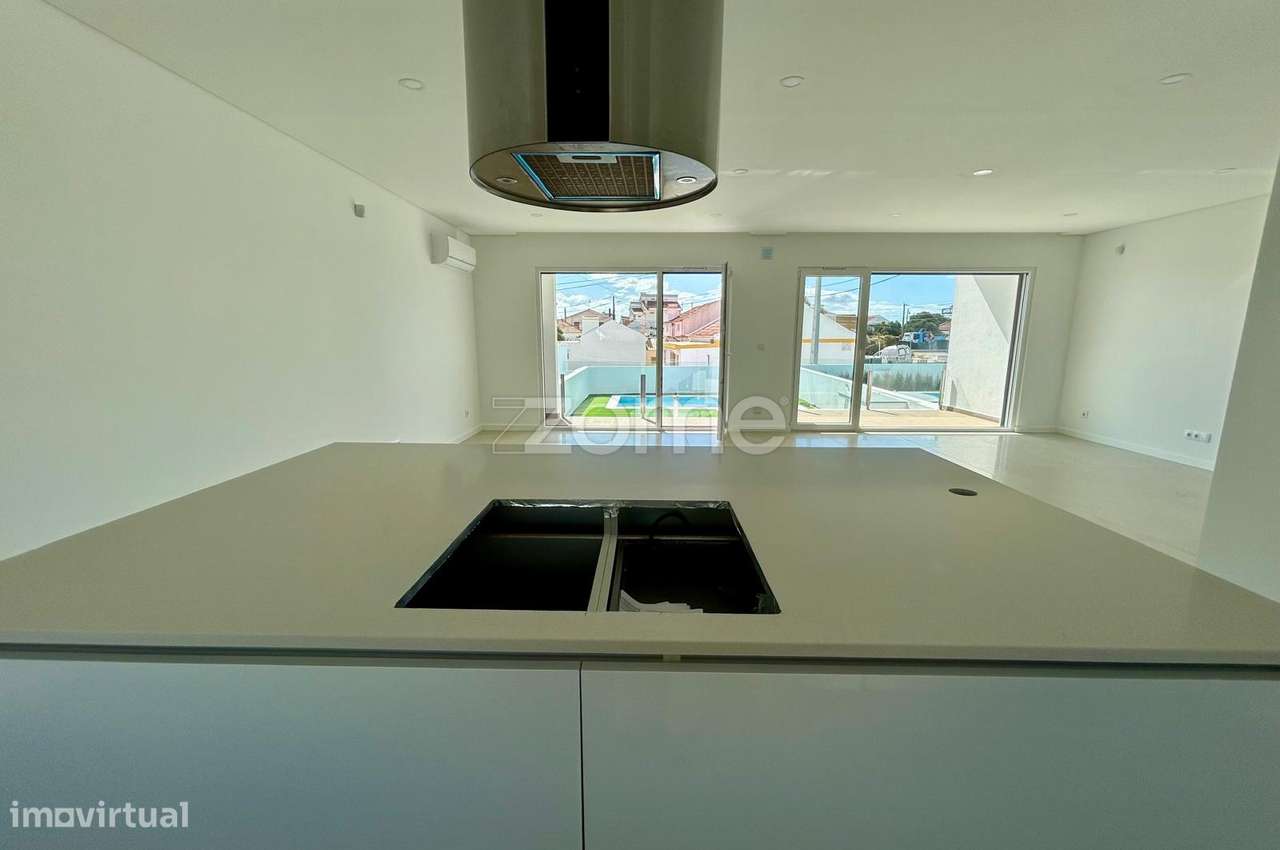 Moradia T4 com piscina e garagem à venda perto de Lisboa - Grande imagem: 5/30