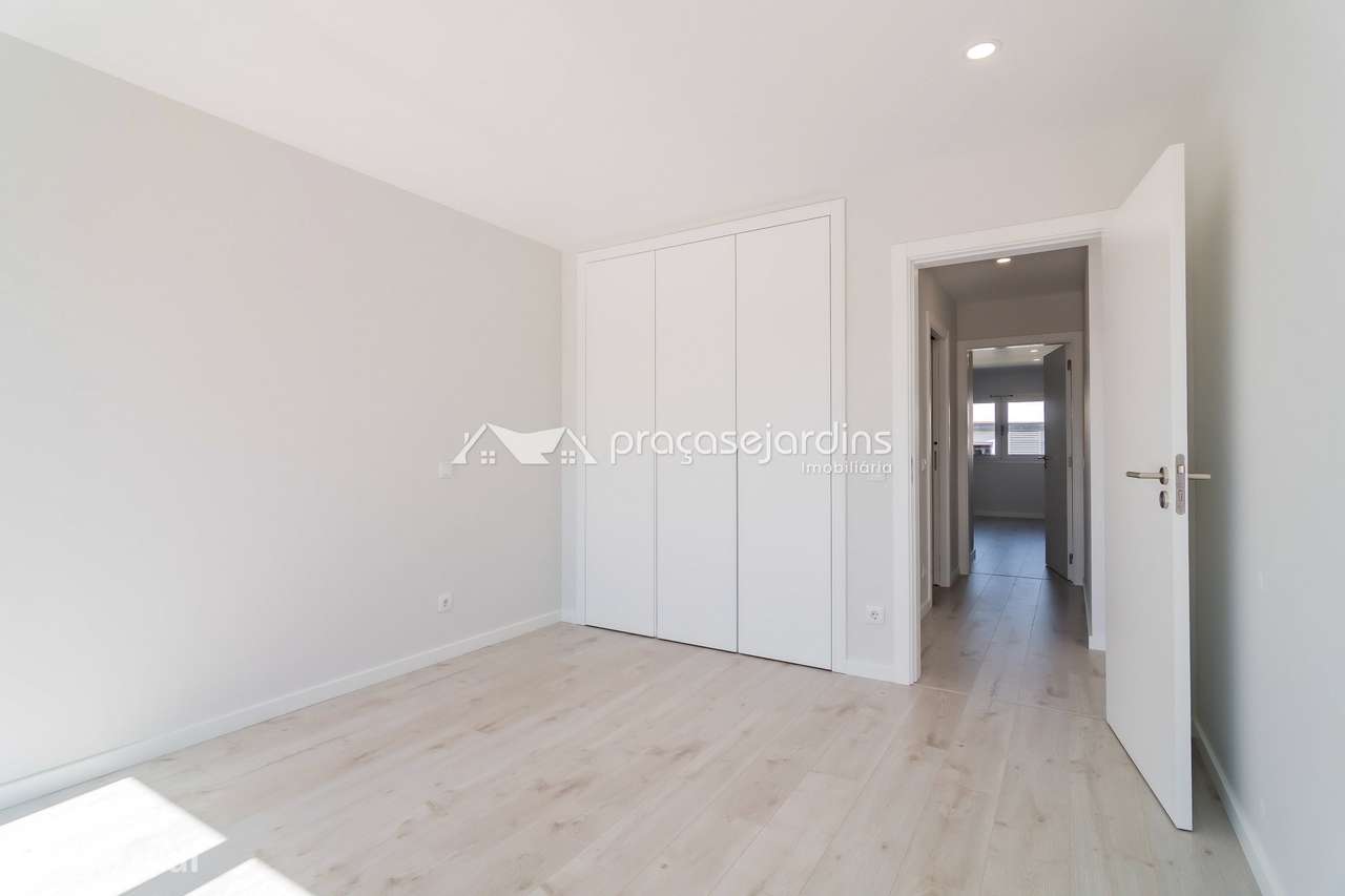 Espaçoso Apartamento com 3 frentes-5