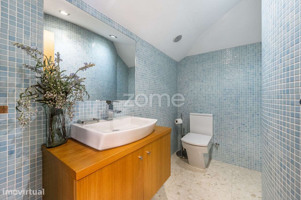 Moradia T3 c/Suítes e Piscina na Quinta das Luzes-32