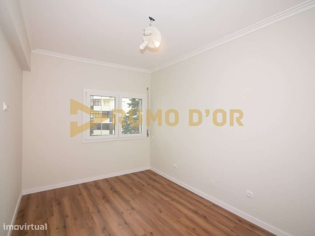 Apartamento T2 em Mem Martins de R/C com Arrecadação - Grande imagem: 5/19