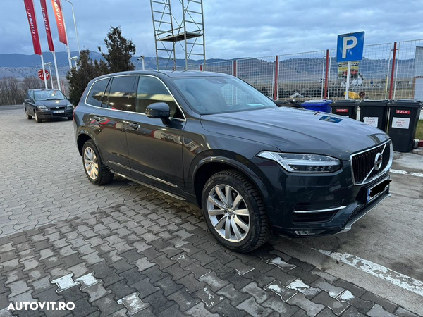 Volvo XC 90 D5 AWD Momentum - 2