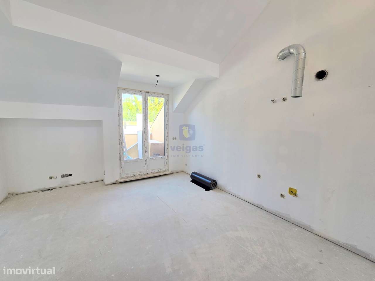 Apartamento T0 Duplex com varandas no empreendimento ANJOS 49-3