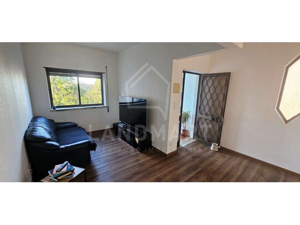 Moradia T3, no Centro de Turquel - Grande imagem: 4/18