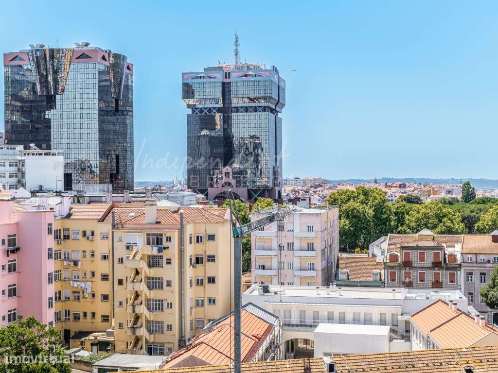 APARTAMENTO T3 TRANSFORMADO EM T2+1 NA AVENIDA CONSELHEIRO FERNANDO...-22