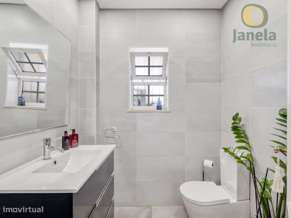 Moradia T3 com Garagem e Piscina no Vila Sol-26