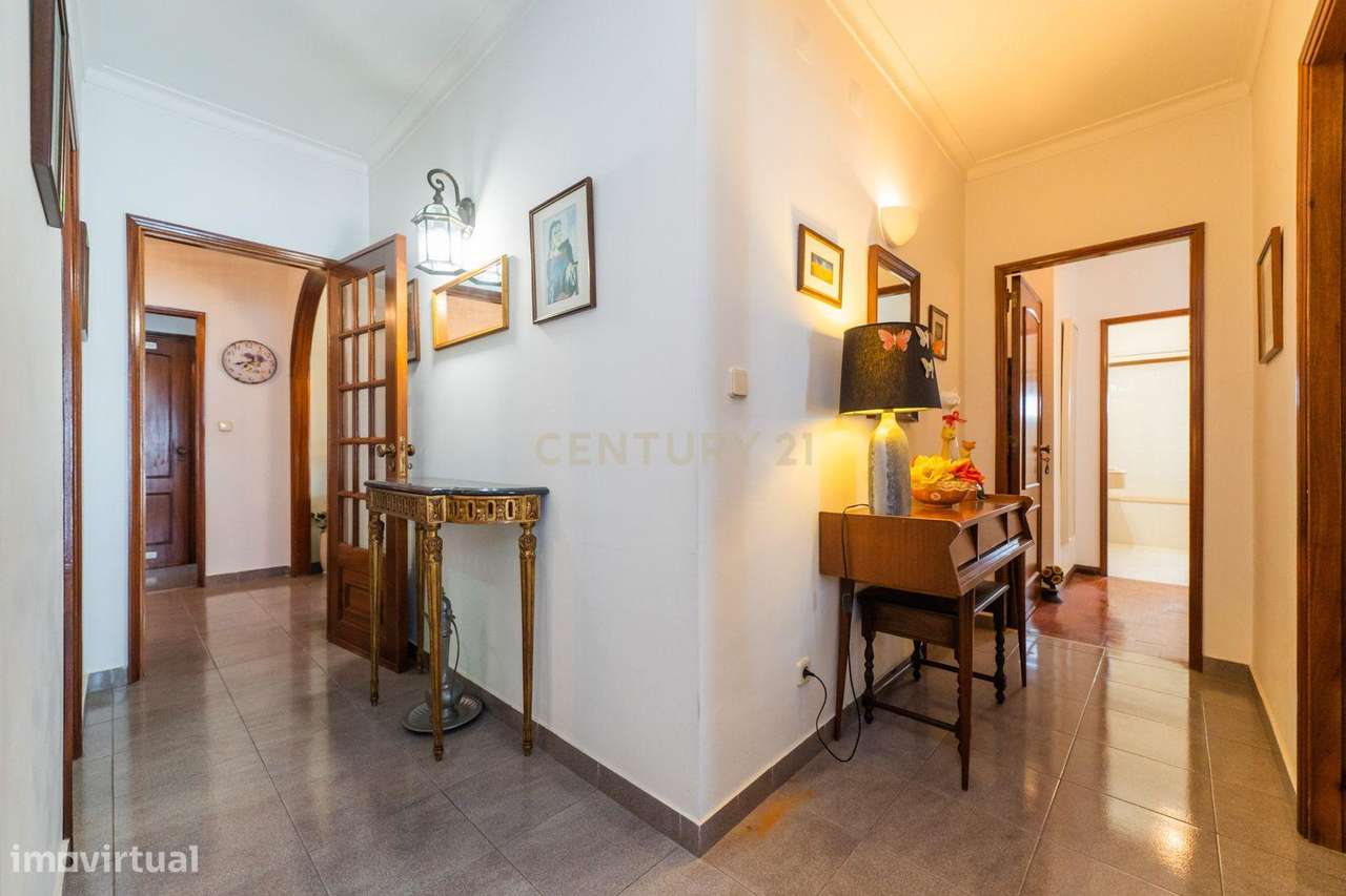 Excelente T4 c/Box | São Domingos de Rana-37