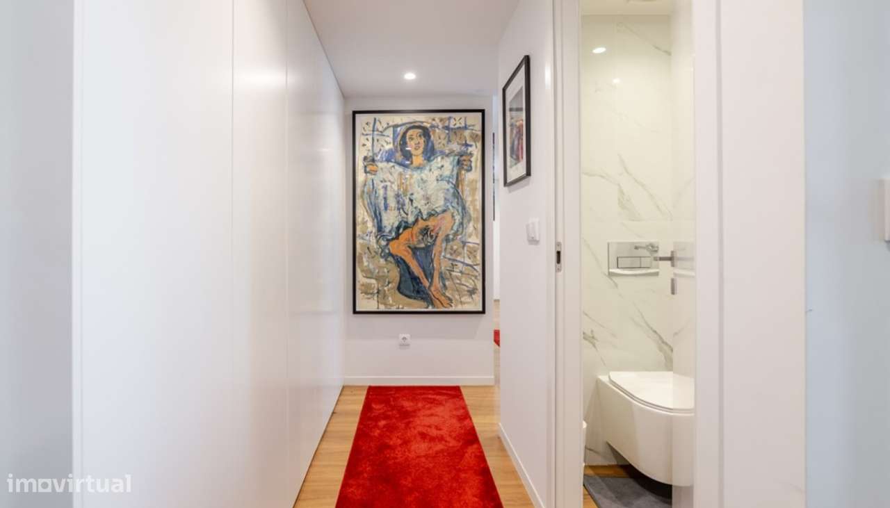 Apartamento T3 com varanda e vistas desafogadas em Leça da Palmeira-21
