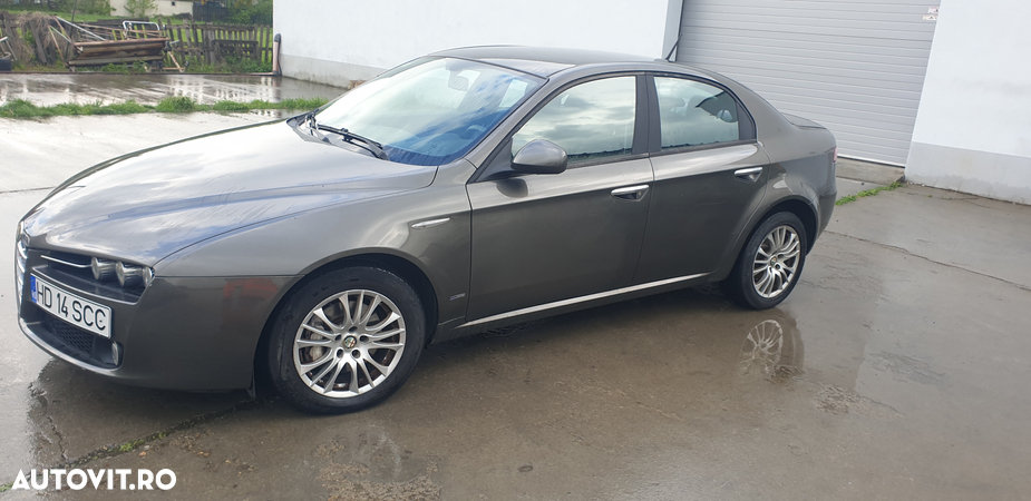 Alfa Romeo 159 - 2