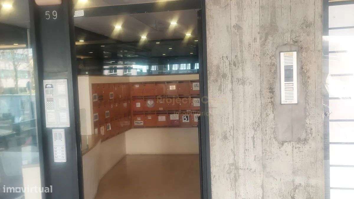 Apartamento T0+1 Mobilado Porto-34