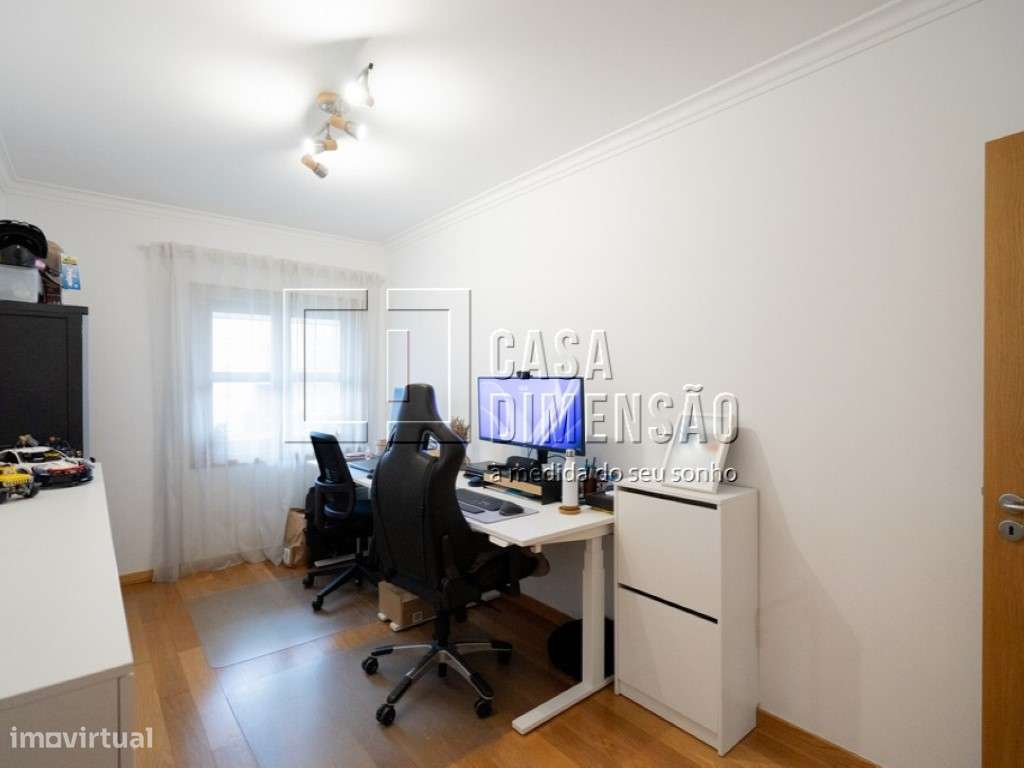 Apartamento de tipologia T2 na Serra de Carnaxide, como NOVO!!-38