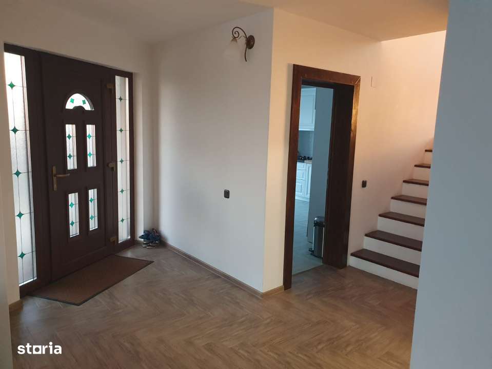 Vila cu teren 2.200 mp, sat Tariceni-comuna Șirna - Imagine principală: 5/19