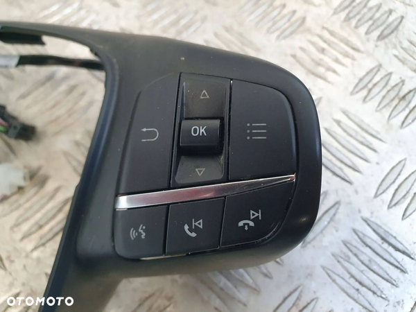 Ford Fiesta MK8 2016-2021 Przyciski kierownicy łopatki power shift - 6