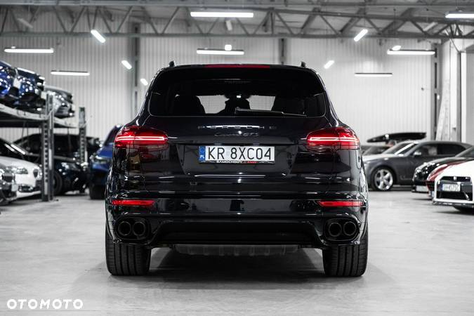 Porsche Cayenne - 12